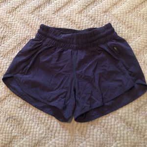 lululemon shorts size 6